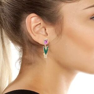 Tulip Mismatched Earrings | Betsey Johnson